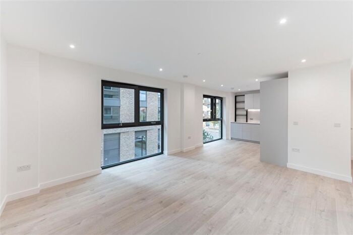 2 Bedroom Flat To Rent In Anax Street, London, N4