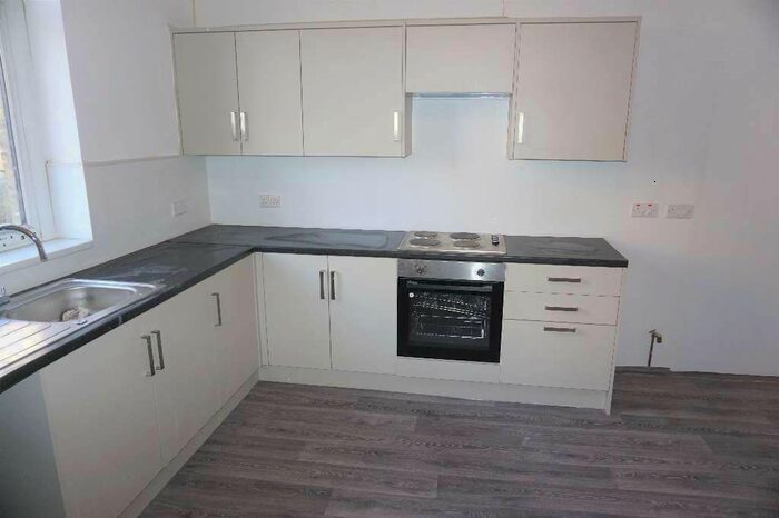 4 Bedroom Terraced House To Rent In Retford Place, Bradford, BD7