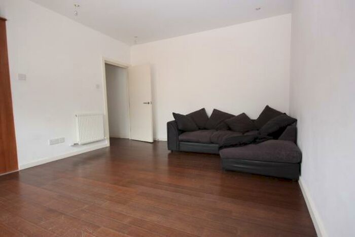 2 Bedroom Apartment To Rent In Temple Street, London, E2