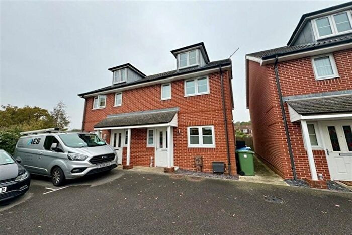 3 Bedroom Semi-Detached House To Rent In Redlands Lane, Fareham, PO14
