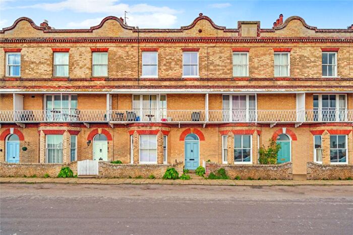 2 Bedroom Apartment For Sale In Market Cross Place, Aldeburgh, Suffolk, IP15
