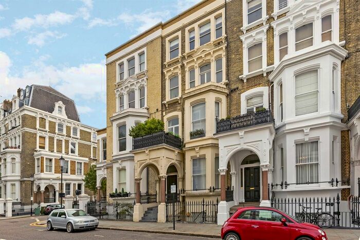 2 Bedroom Flat To Rent In Redcliffe Square, London, SW10