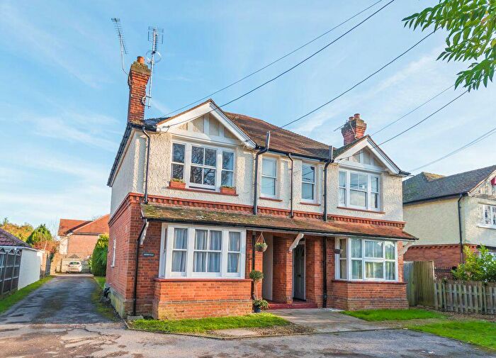 1 Bedroom Apartment To Rent In Beaconsfield Road, Farnham Common, SL2