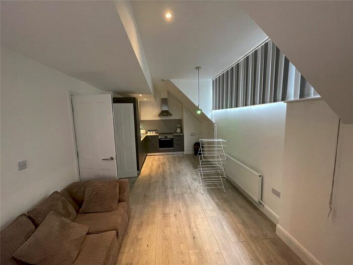 2 Bedroom Flat To Rent In Flat - Onyx House, Station Road, Barnet, Herts, EN5