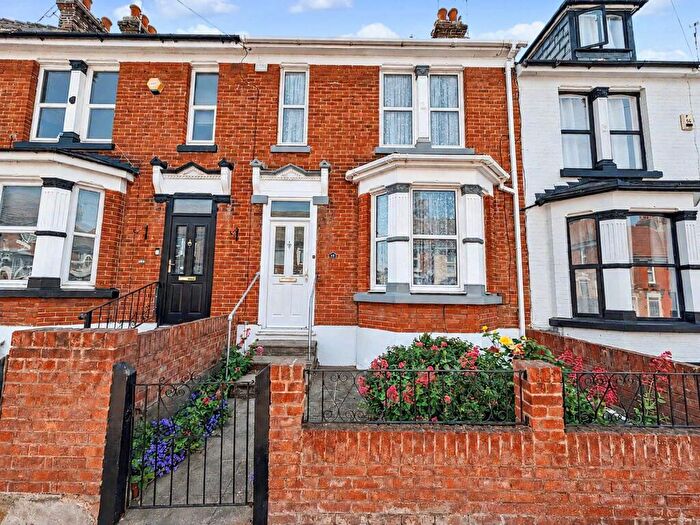 3 Bedroom Terraced House For Sale In Valley Road, Gillingham, Kent, ME7