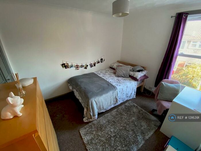 4 Bedroom End Of Terrace House To Rent In New Town Street, Canterbury, CT1