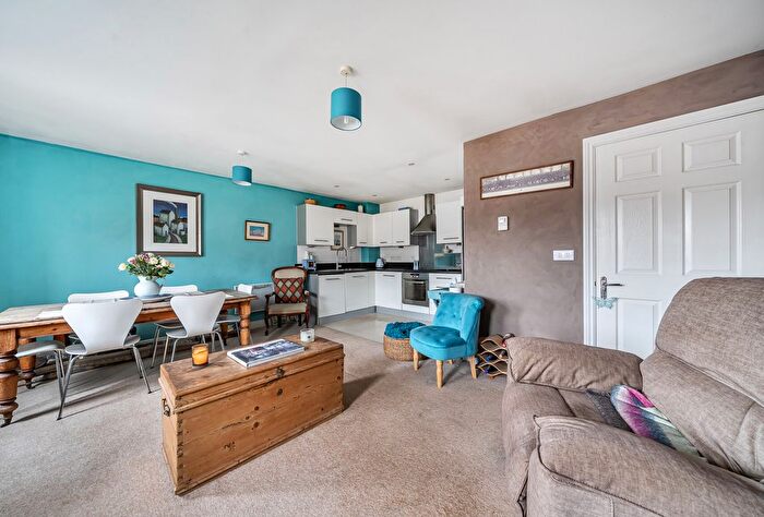 2 Bedroom Flat For Sale In Queripel Close, Tunbridge Wells, Kent, TN2