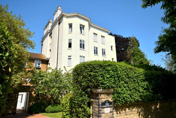 3 Bedroom Flat To Rent In St. Pauls Cray Road, Chislehurst, BR7
