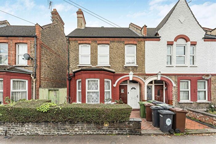 1 Bedroom Maisonette For Sale In Bloxhall Road, Leyton, E10