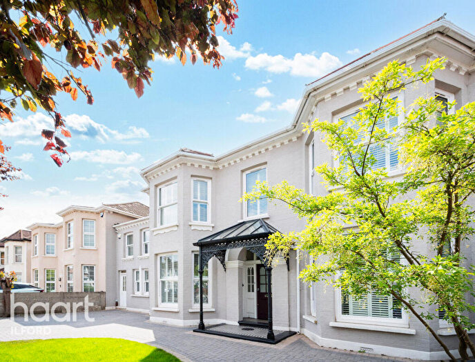 6 Bedroom Terraced House For Sale In Norfolk Road, Ilford, IG3