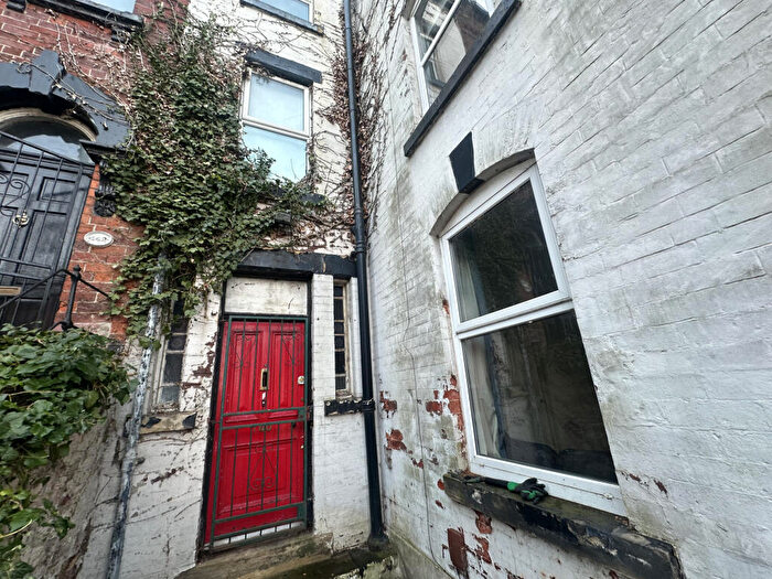 3 Bedroom Terraced House To Rent In Hyde Park Road, Leeds, LS6