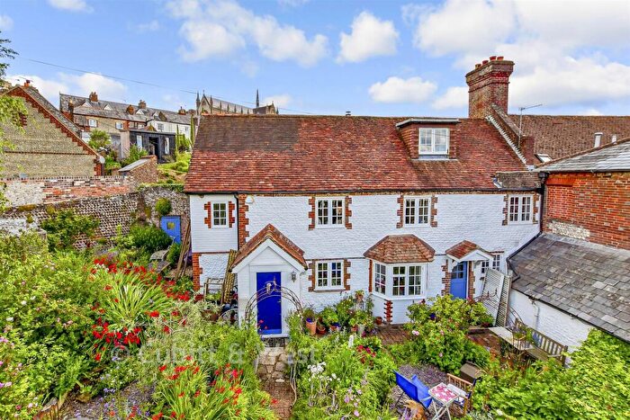 4 Bedroom Semi-Detached House For Sale In Mount Pleasant, Arundel, West Sussex, BN18