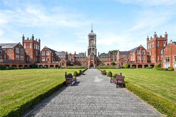 2 Bedroom Flat To Rent In Marlborough Drive, Bushey, WD23