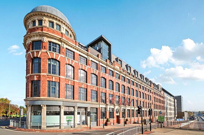 1 Bedroom Flat To Rent In Crispin Lofts, New York Road, Leeds, West Yorkshire, LS2