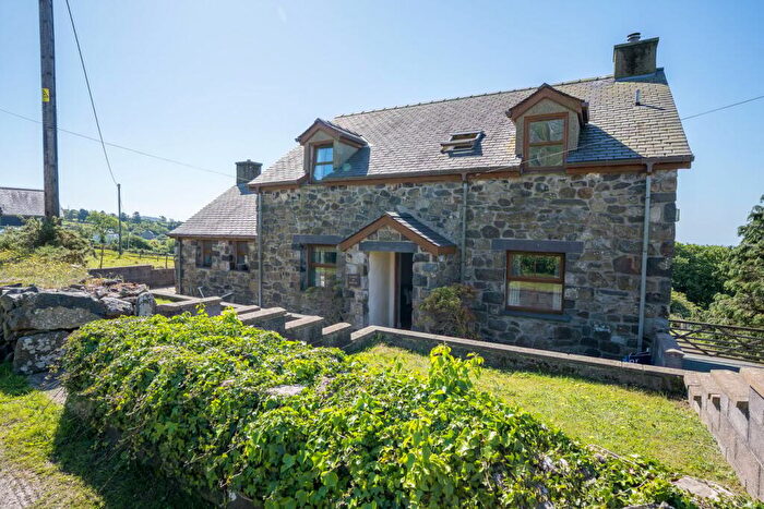 4 Bedroom Detached House For Sale In Garnfadryn, Pwllheli, LL53