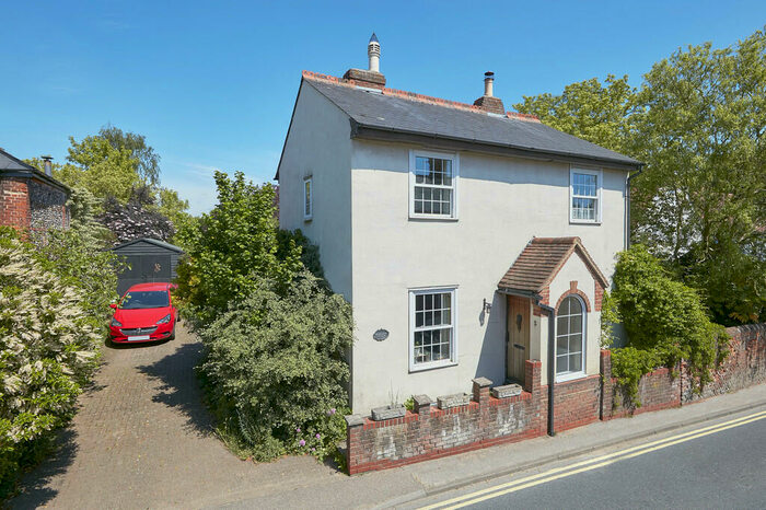 3 Bedroom Cottage To Rent In Cavendish Road, Clare, CO10