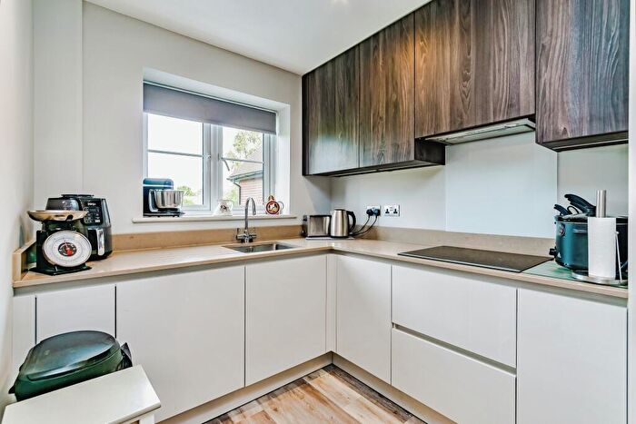 2 Bedroom Flat For Sale In Fir Tree Court, Limpsfield Road, Warlingham, Surrey, CR6