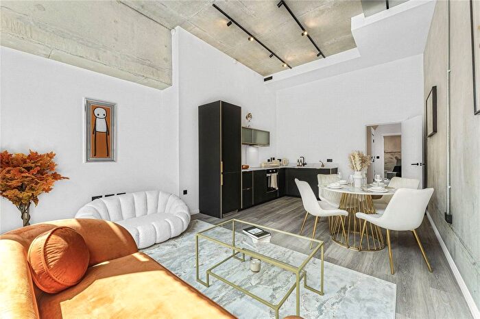 2 Bedroom Flat For Sale In Windmill Lane, Maryland Point, London, E15