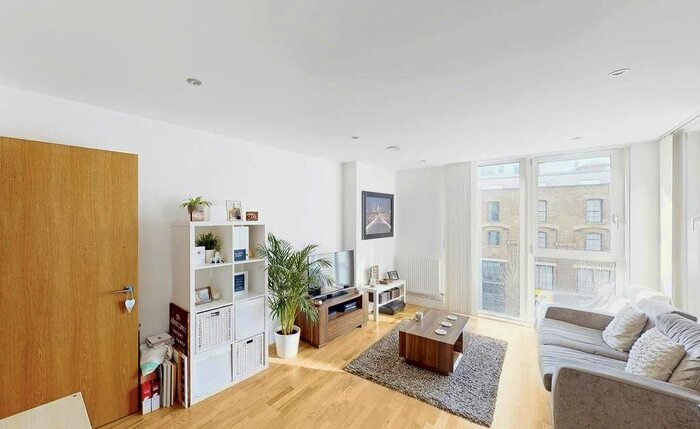 1 Bedroom Flat To Rent In The Crescent, Seager Place, Deptford, SE8