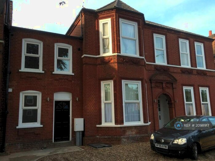 2 Bedroom Flat To Rent In Brownhill Road, London, SE6