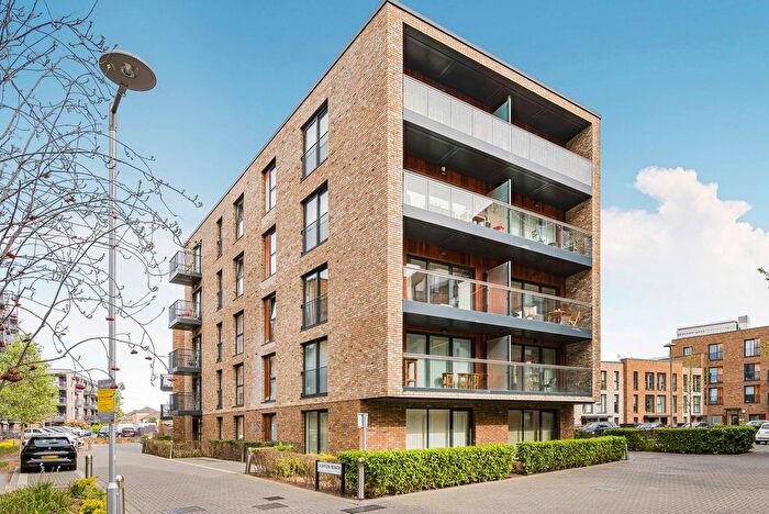 3 Bedroom Flat To Rent In Ashton Reach, London, SE16