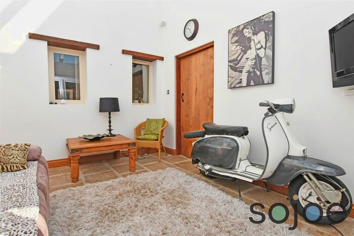 3 Bedroom Barn Conversion To Rent In Hobland Road, Bradwell, NR31