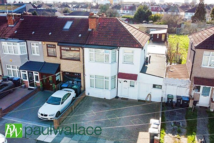 3 Bedroom Terraced House For Sale In Aylands Road, Enfield, EN3