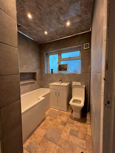 3 Bedroom Flat To Rent In Flat B, Newark Avenue, Peterborough, PE1