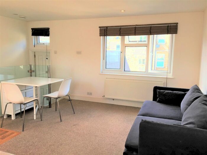 Studio To Rent In Averill Street, Hammersmith, London, W6