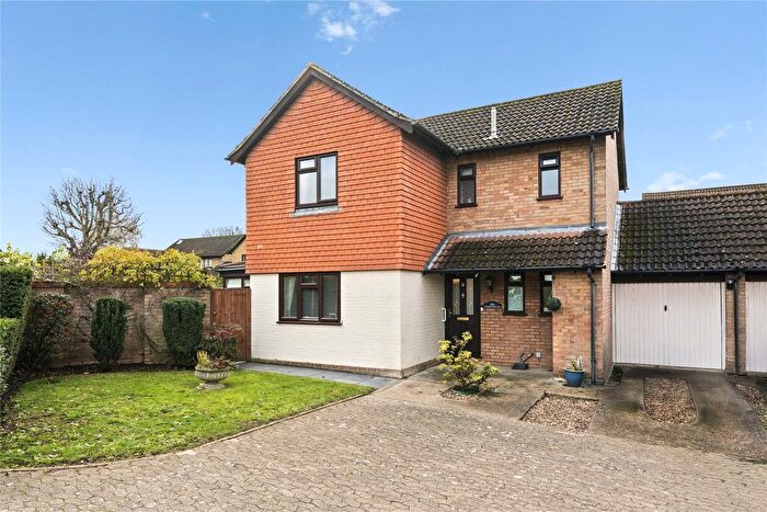 4 Bedroom Detached House For Sale In New Road, West Molesey, Surrey, KT8