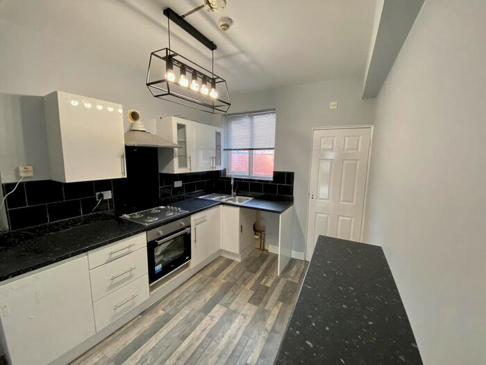 2 Bedroom Flat To Rent In Radford Road, NG7