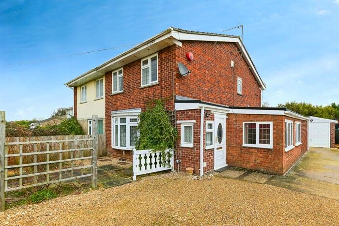 3 Bedroom Semi-Detached House For Sale In Warrens Road, Clenchwarton, King's Lynn, PE34