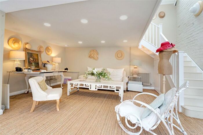 3 Bedroom End Of Terrace House For Sale In Avenue Road Extension, Clarendon Park, Leicester, LE2