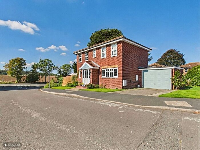 4 Bedroom Detached House For Sale In Brewers Field, Dartford, DA2