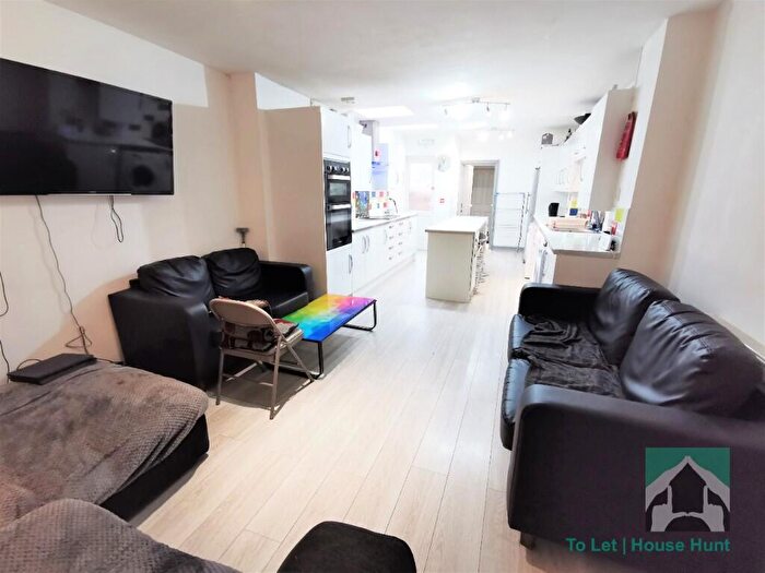 7 Bedroom End Of Terrace House To Rent In Teignmouth Road, Birmingham, B29