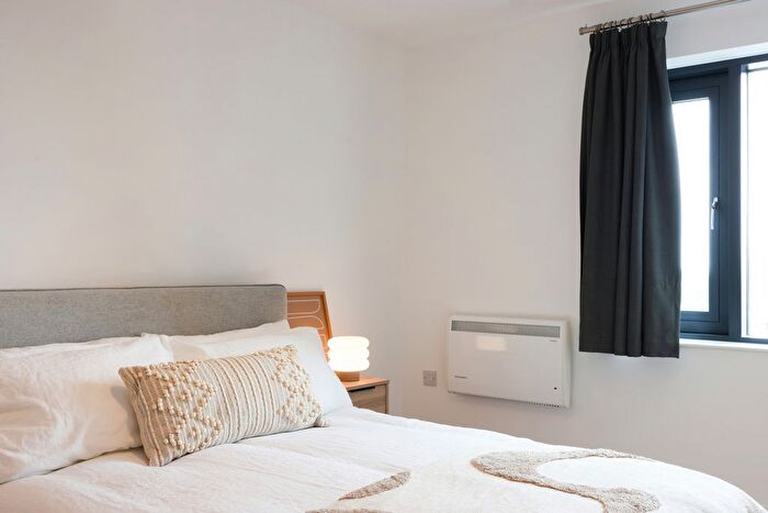 2 Bedroom Flat To Rent In The Lansdowne, Hagley Road, Birmingham, B16