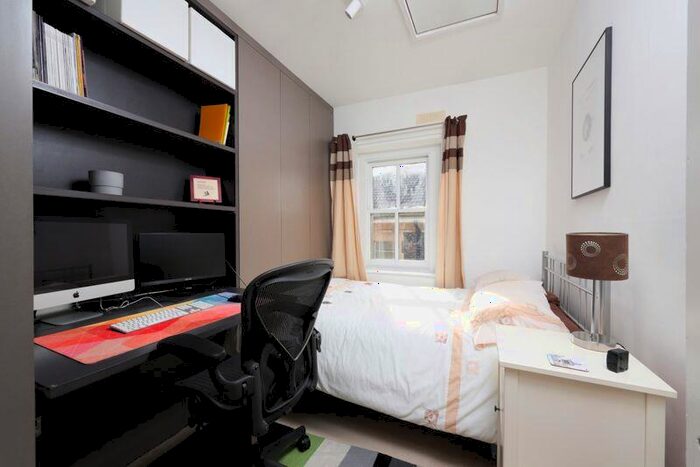 2 Bedroom Apartment For Sale In Tyndalls Park Road | Clifton, BS8