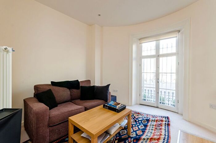 1 Bedroom Flat To Rent In Fulham Road, Fulham Broadway, London, SW6