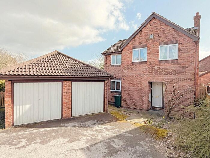 4 Bedroom Detached House For Sale In Cheviot Gate, Low Moor, Bradford, BD12