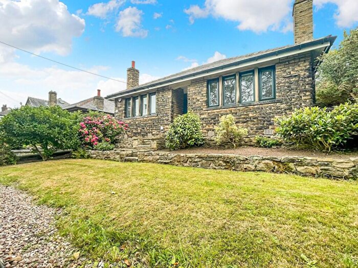 3 Bedroom Detached Bungalow For Sale In Windhill Old Road, Bradford, West Yorkshire, BD10