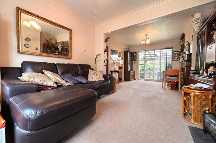 3 Bedroom End Of Terrace House For Sale In Mansel Grove, Walthamstow, London, E17