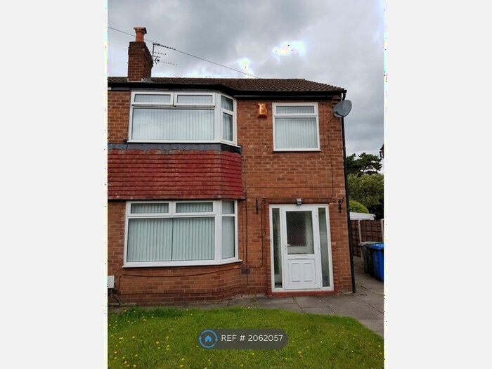3 Bedroom Semi-Detached House To Rent In Gloucester Drive, Sale, M33