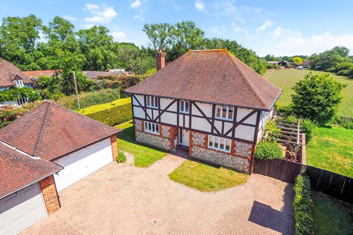 4 Bedroom Detached House For Sale In Yeomans Field, Hambrook, PO18