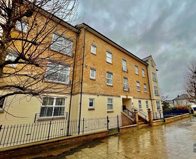 2 Bedroom Apartment To Rent In Kew Court, Richmond Road, Kingston, KT2