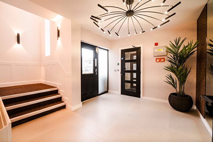 1 Bedroom Flat To Rent In Flat, Stockport Road, Cheadle, SK8