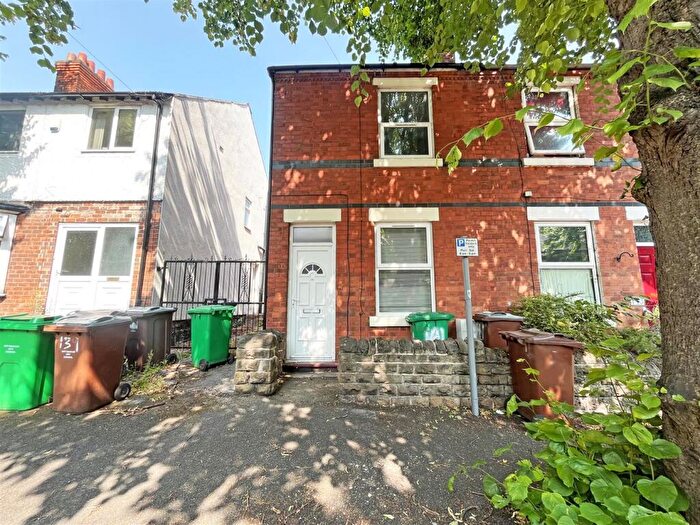 2 Bedroom End Of Terrace House To Rent In Allington Avenue, Lenton, Nottingham, NG7