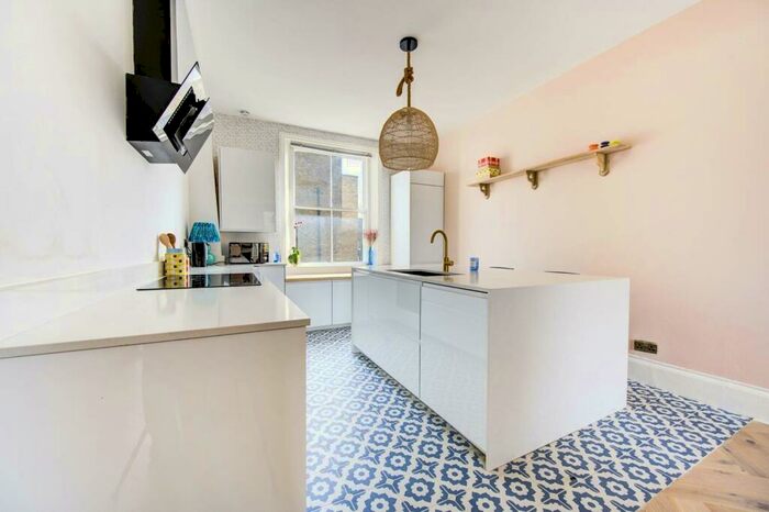 3 Bedroom Maisonette To Rent In Finborough Road, Chelsea, London, SW10