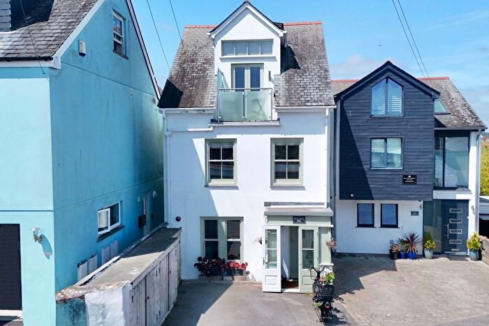 4 Bedroom Detached House For Sale In Waterloo Road, Falmouth, TR11
