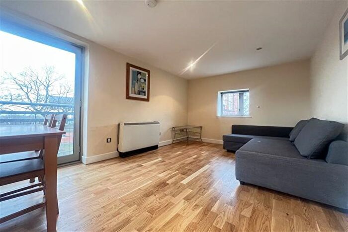 2 Bedroom Flat To Rent In Ropewalk Court, Upper College Street, Nottingham, NG1