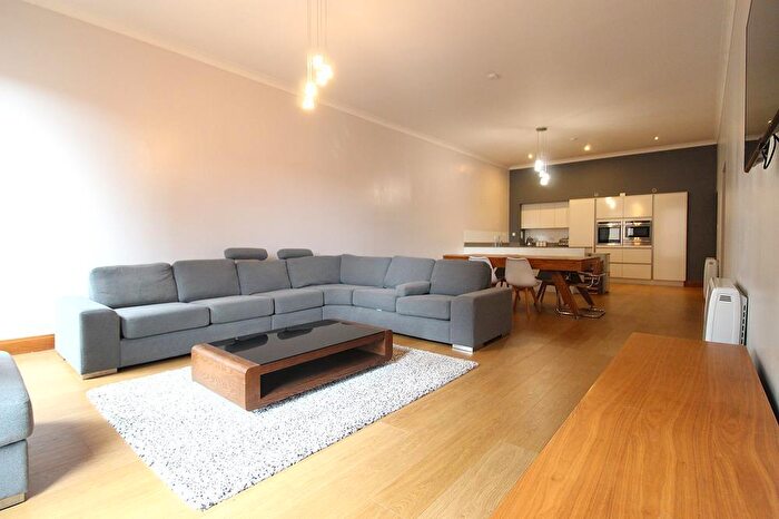 2 Bedroom Flat To Rent In The Bastille. Maberly Street, First Floor, AB25